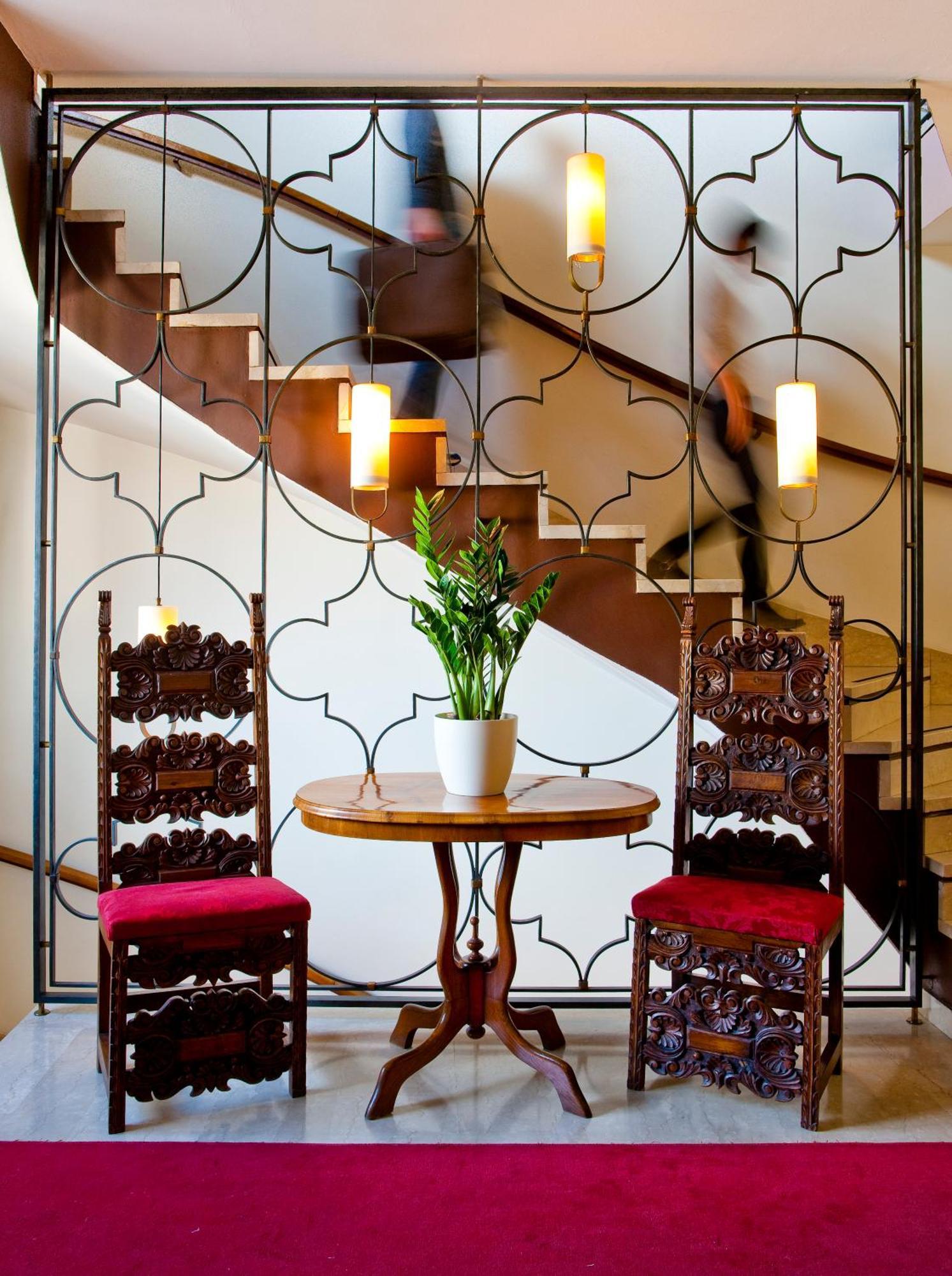 Hotel Elefant Ora / Auer Экстерьер фото