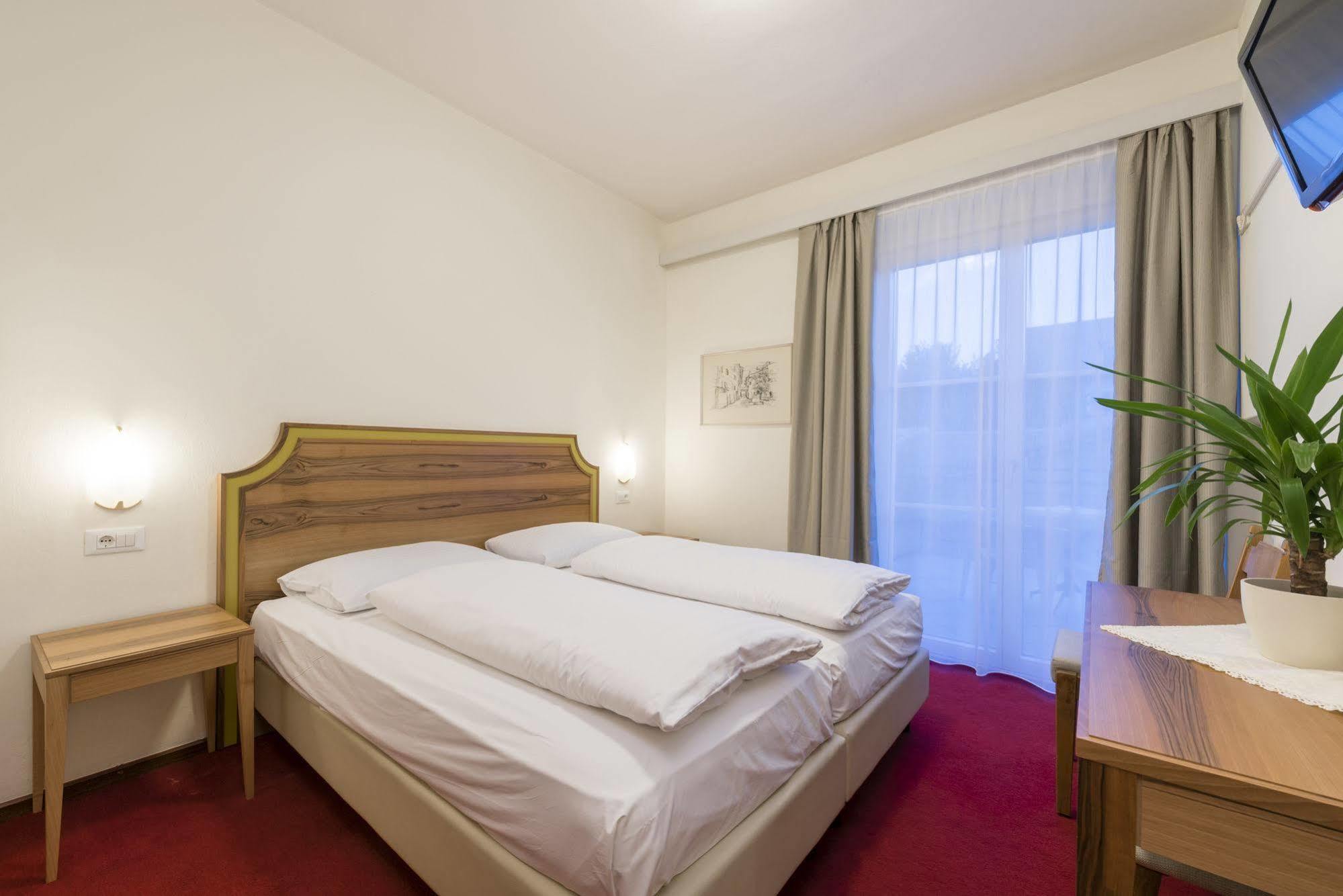 Hotel Elefant Ora / Auer Экстерьер фото